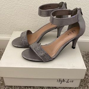 Style & Co heels